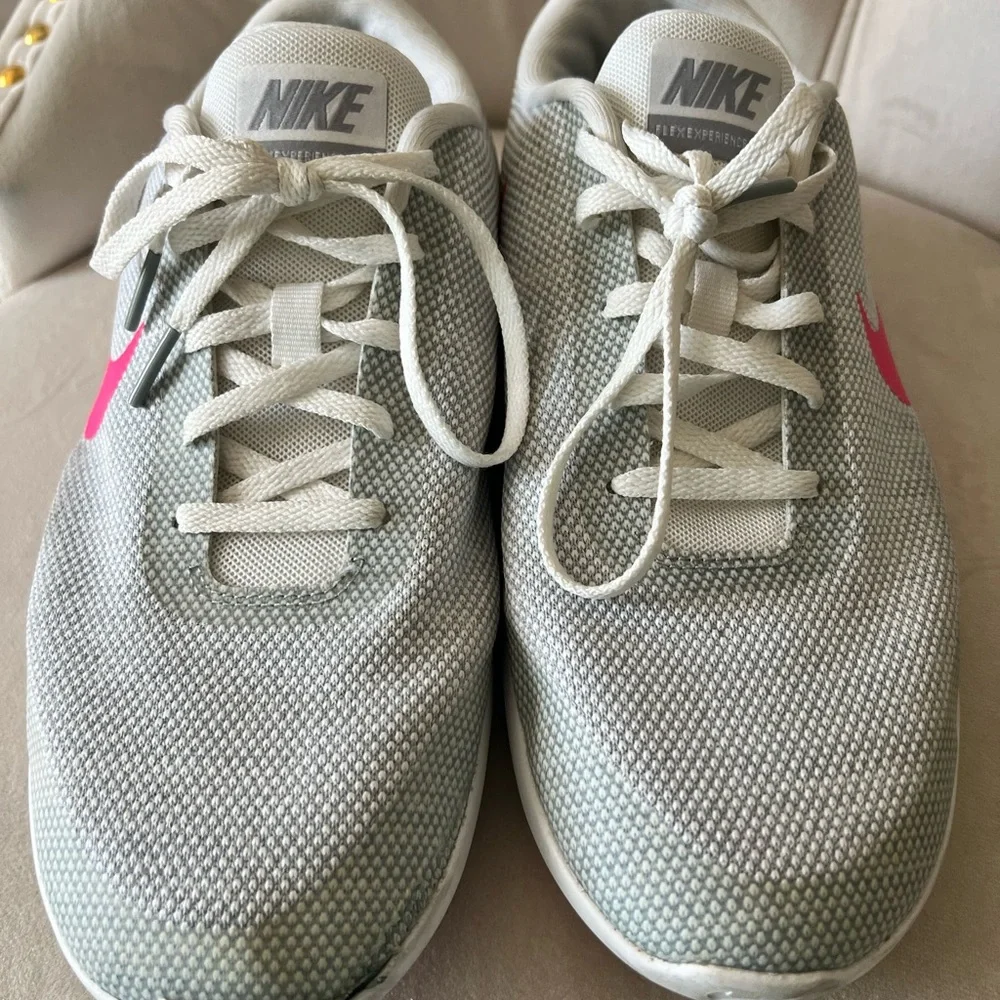 Women’s Nike Shoes - Picture 2 of 5